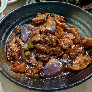 Braised Eggplant and Beancurd Skin with Soya Sauce at Ling Zhi Restaurant 灵芝 - Orchard in Central Singapore