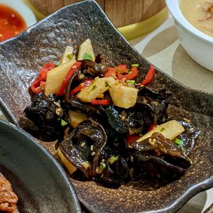 Chilled Fungus with Spicy Sauce at Ling Zhi Restaurant 灵芝 - Orchard in Central Singapore