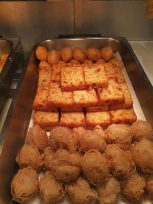 Fried dim sum at  Ling Zhi Restaurant 灵芝 - Novena in Central Singapore