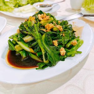 Fried kailan at Miao Yi 妙益素食楼 in Central Singapore