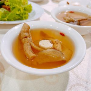 Herbal soup at Miao Yi 妙益素食楼 in Central Singapore