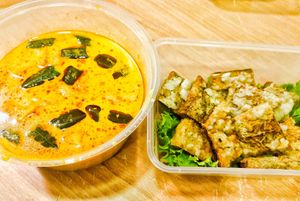 Mock curry fish head tastes greater than the real curry fish head, most recommended at Miao Yi 妙益素食楼 in Central Singapore