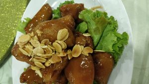 Coffee flavoured fried mushroom at Miao Yi 妙益素食楼 in Central Singapore