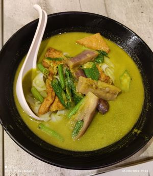 Green Curry Kway Teow Soup at Nature Cafe 自然素食 - Bukit Merah in Central Singapore
