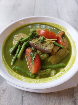 Green curry kuey teow soup at Nature Cafe 自然素食 - Bukit Merah in Central Singapore