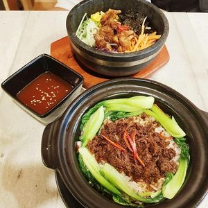 Hot stone pot and Claypot rice at Nature Cafe 自然素食 - Bukit Merah in Central Singapore