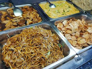 Buffet spread at Su Shi Piao Xiang 素食飘香 - Fortune Centre in Central Singapore