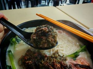 Love the Fish "Head" ball, not the usual mock fish, this is homemade, mostly seaweed. Very nice, but dont soak too long, else it becomes too soft. at Su Shi Piao Xiang 素食飘香 - Fortune Centre in Central Singapore