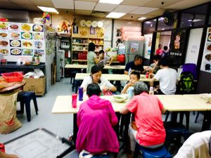 Inside of Su Shi Piao Xiang. at Su Shi Piao Xiang 素食飘香 - Fortune Centre in Central Singapore