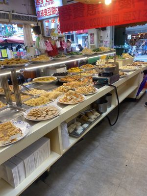 More veggies at other end not in the photo  at Sān Lái SùShí - Sun Like in Taipei