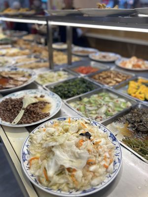 A little insight of the buffet selection  at Sān Lái SùShí - Sun Like in Taipei