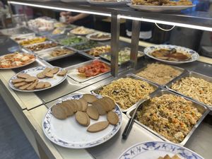 A little insight of the buffet selection  at Sān Lái SùShí - Sun Like in Taipei