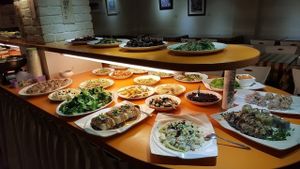 Dishes at Tong-1 Vegetarian Garden in Taipei