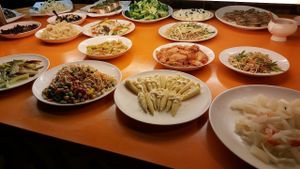 Dishes at Tong-1 Vegetarian Garden in Taipei