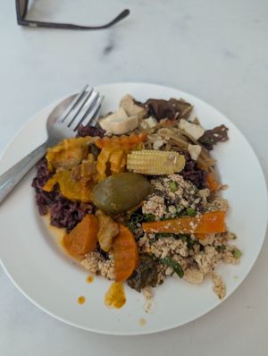 Rice with 3 toppings at Aroi Vegetarian food - Arawy in Bangkok