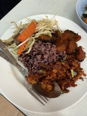 A few more dishes - I love the soy frizzle things   at Aroi Vegetarian food - Arawy in Bangkok