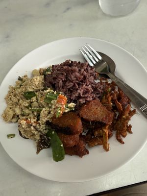 Another plate of goodness  at Aroi Vegetarian food - Arawy in Bangkok