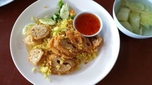 ข้างมันไก่ทอด at Chamlong's / The Vegetarian Society Chatuchak in Bangkok