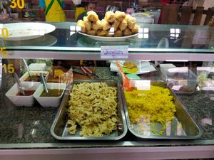 Great vegan chicken rice at Chamlong's / The Vegetarian Society Chatuchak in Bangkok