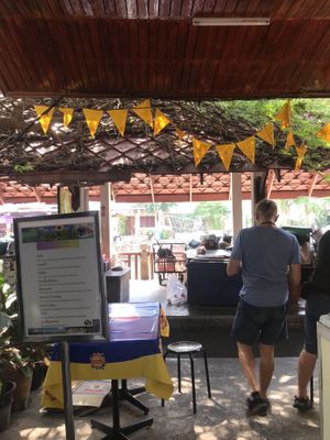 next to the canal / fish market at Kaodaeng - Kaeng Rawn in Bangkok