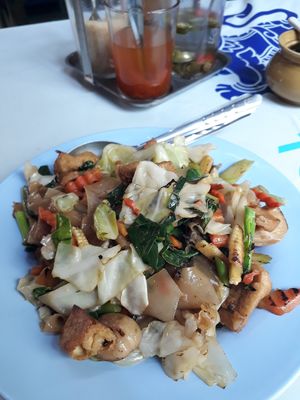 Pad See Ew at Kaodaeng - Kaeng Rawn in Bangkok
