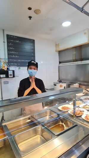 Friendly staff at Rabiengboon - MBK in Bangkok