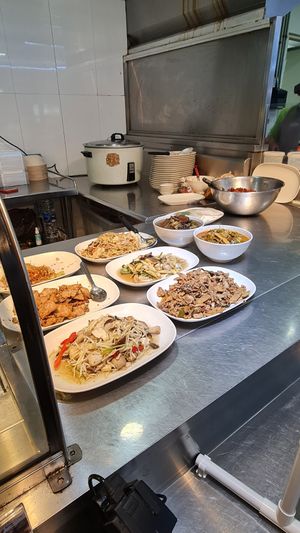 Good choice of dishes at Rabiengboon - MBK in Bangkok