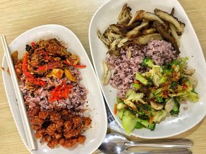 Can you tell my bf likes it spicy 😂 The dish on the top left was really tasty - small crunchy chickpea-looking things at Rabiengboon - MBK in Bangkok