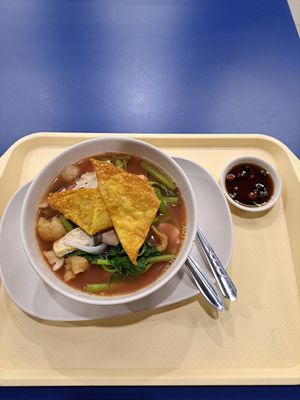 Vegan Yen Ta Fa (pink sweet and sour noodle soup) #Veganuary at Rabiengboon - MBK in Bangkok