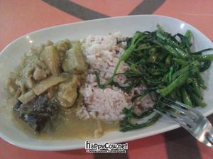 Combo Curry and Veggies with rice at Rabiengboon - MBK in Bangkok