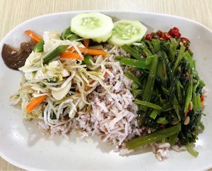 Simple vegetarian food  at Rabiengboon - MBK in Bangkok