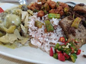 Rice + 3 options = 60 baht at Rabiengboon - MBK in Bangkok