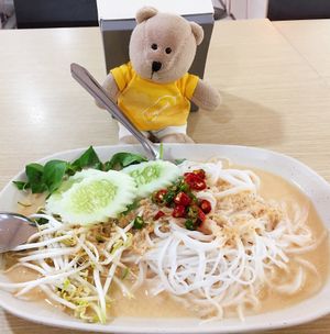 Sweet curry Vermicelli 50 baht  at Rabiengboon - MBK in Bangkok