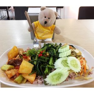 Rice with 3 mixed vegetables 60 baht  at Rabiengboon - MBK in Bangkok