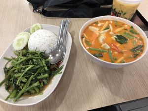 Fried morning glory and panang curry at Rabiengboon - MBK in Bangkok