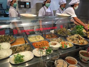 2015 With the food still looking good, before the lunchtime rush at Rabiengboon - MBK in Bangkok