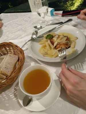 stirfried chicken breast topped with mushroom and lime sauce at The Vegetarian Cottage in Bangkok