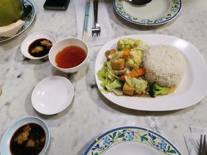 Rice and vegetables at Ruyi Vegetarian in Bangkok