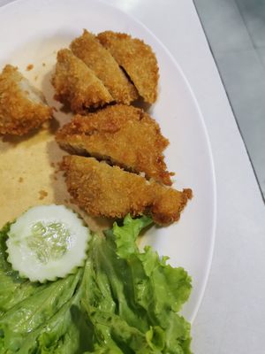 Fake fried chicken at Ruyi Vegetarian in Bangkok