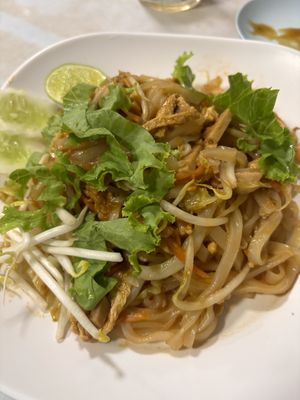 Pad Thaii  at Ruyi Vegetarian in Bangkok