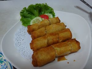 spring rolls at Ruyi Vegetarian in Bangkok