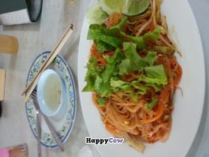 pad thai at Ruyi Vegetarian in Bangkok