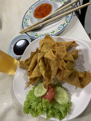 Fried wontons at Ruyi Vegetarian in Bangkok