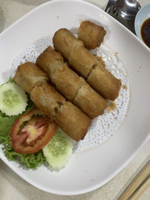 Spring rolls at Ruyi Vegetarian in Bangkok