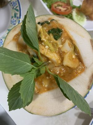 Coconut curry at Ruyi Vegetarian in Bangkok