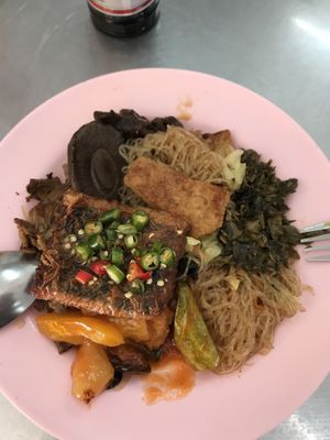 buffet  at Num Heng Vegetarian in Hat Yai