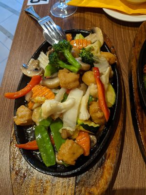 Chicken hot plate at Utopia Vegan in Dickson