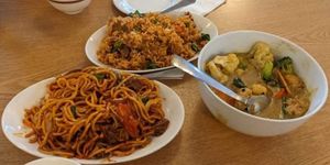 Mee goreng, fried rice and vegetable & chicken curry at Tian Ran in Mermaid Beach