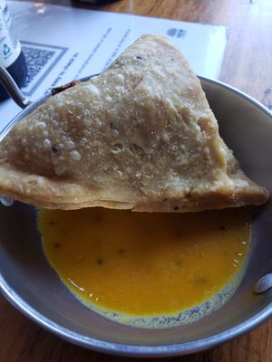 Vegan samosa and mango chutney at Cardamom Pod in Byron Bay