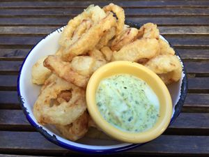 Onion rings with vegan sauce at Vegie Bar in Fitzroy